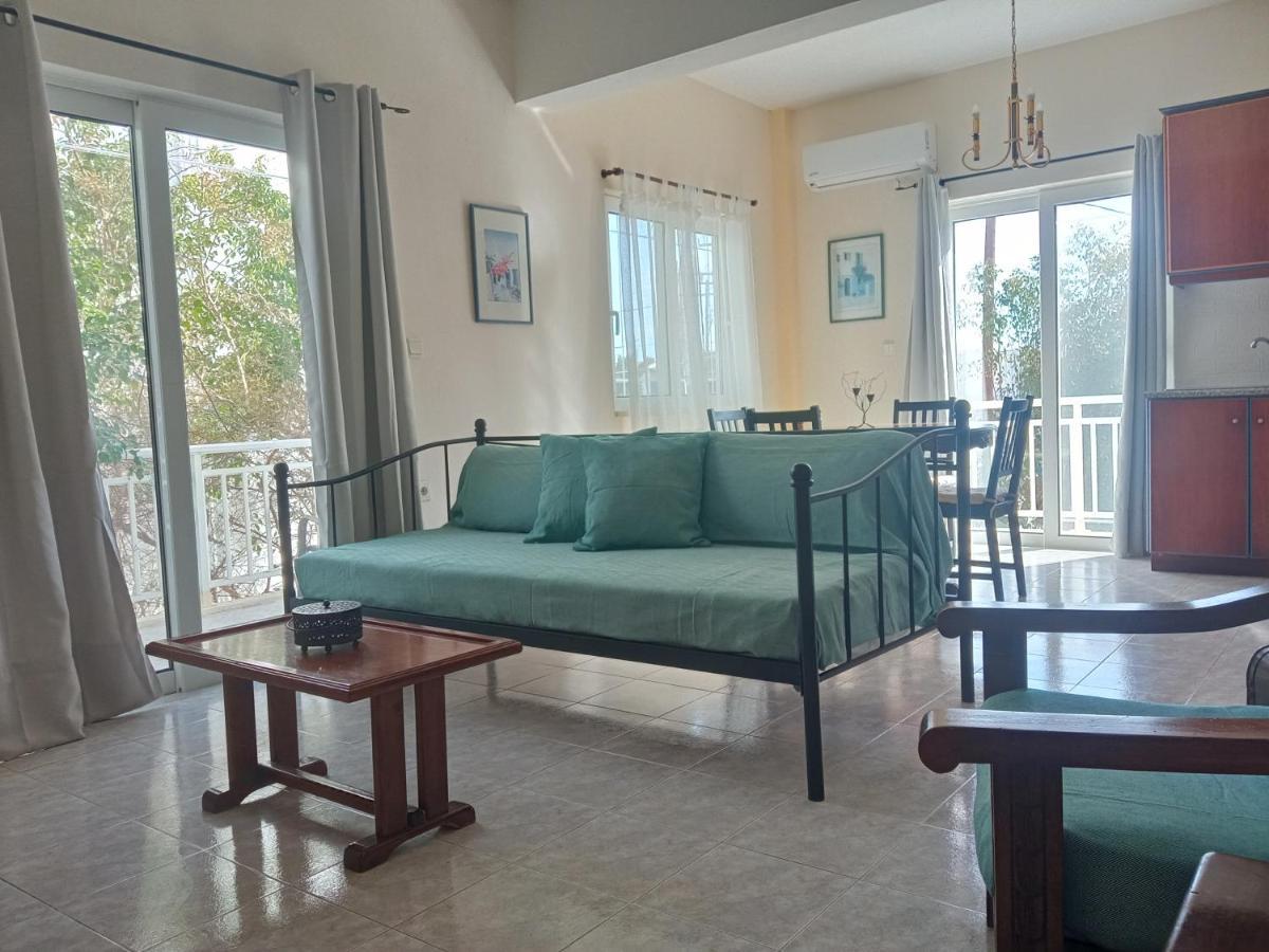 Marilen Apartment Livadia  Ngoại thất bức ảnh